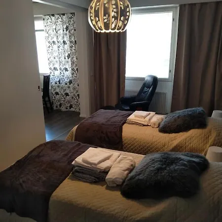 Modern Flat- Arrive Late, Leave Late *