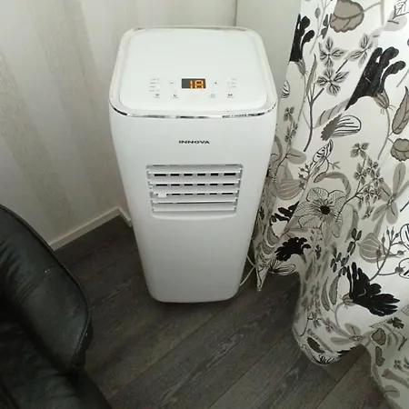 Modern Flat- Arrive Late, Leave Late アパート *