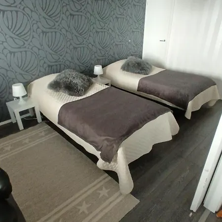 Modern Flat- Arrive Late, Leave Late *