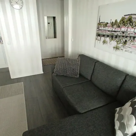 Modern Flat- Arrive Late, Leave Late アパート *