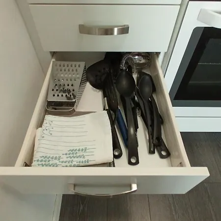 Modern Flat- Arrive Late, Leave Late