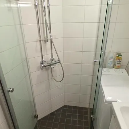 Modern Flat- Arrive Late, Leave Late *