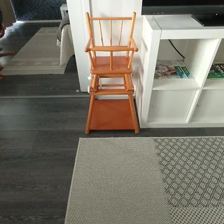 Modern Flat- Arrive Late, Leave Late