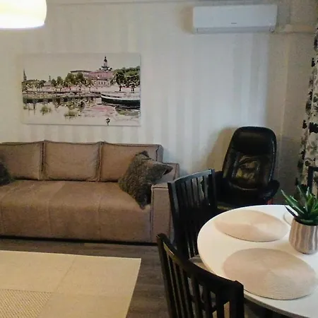 Modern Flat- Arrive Late, Leave Late Apartamento