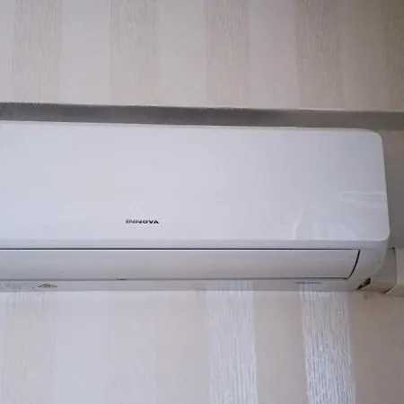 Modern Flat- Arrive Late, Leave Late *